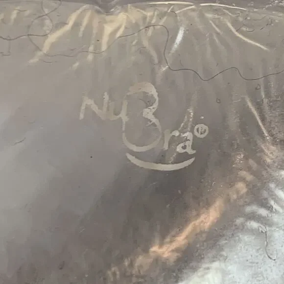 Victoria’s Secret Invisible Uplift Adhesive Cups Reusable - Picture 8 of 8